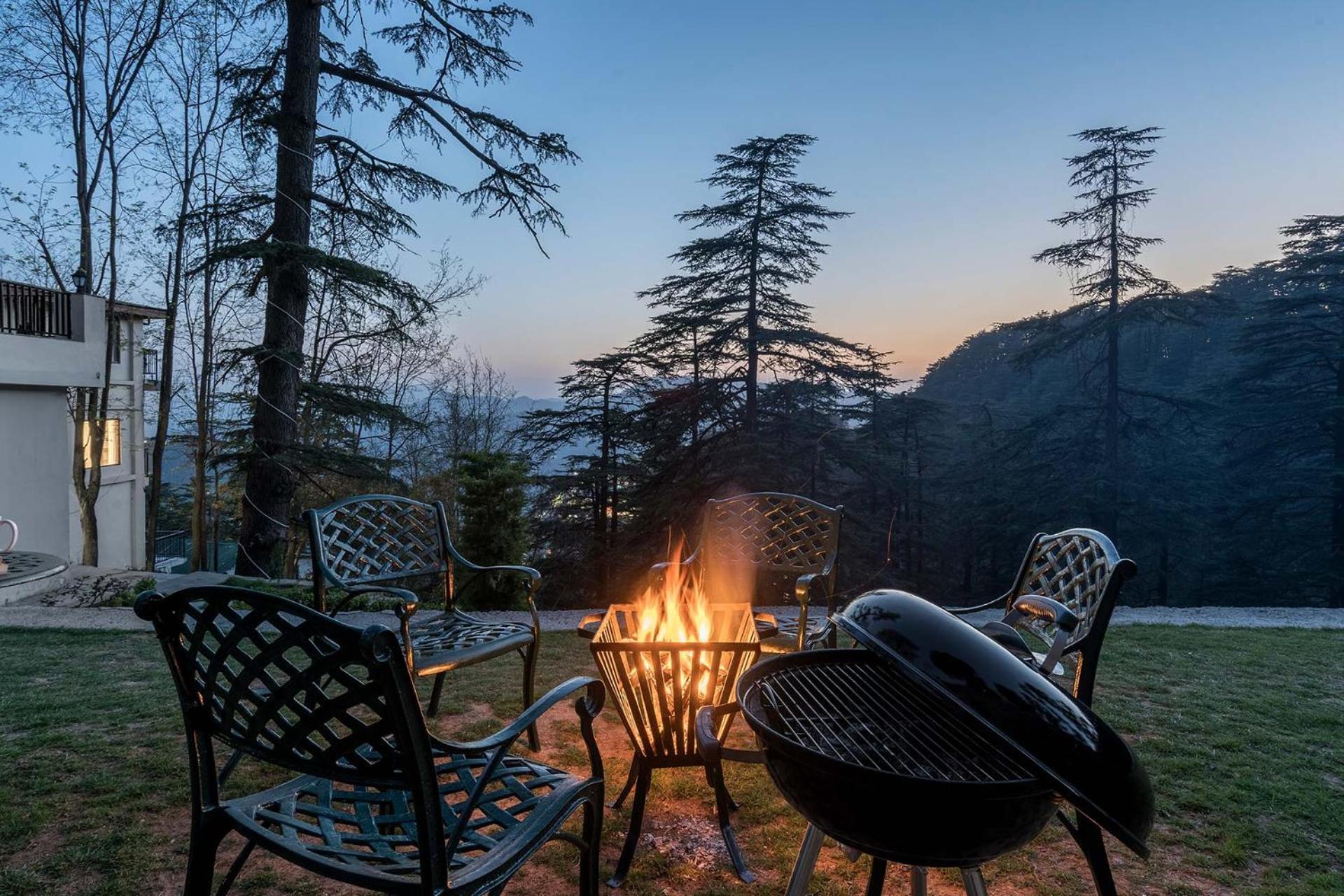 Stayvista At Pine Estate With Outdoor Jacuzzi Shimla Eksteriør billede